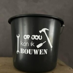 Zwarte emaille mok met tekst 'Op jou kan ik bouwen' en gereedschapsafbeeldingen, cadeau voor klusjesman