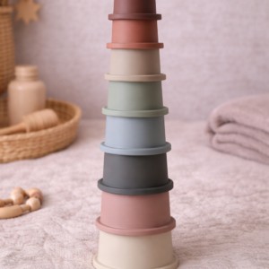Stapeltoren babyspeelgoed in zachte pastelkleuren, ideaal cadeau voor peuters en baby's