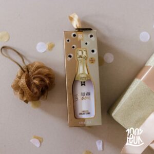 Champagnefles giftset met doucheschuim, gouden spons en badpuff als luxe cadeau