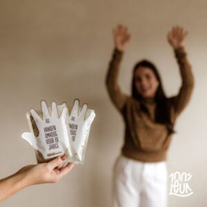 Handverzorgingsset met handschoenen als verjaardagscadeau van 100% Leuk cadeauwinkel
